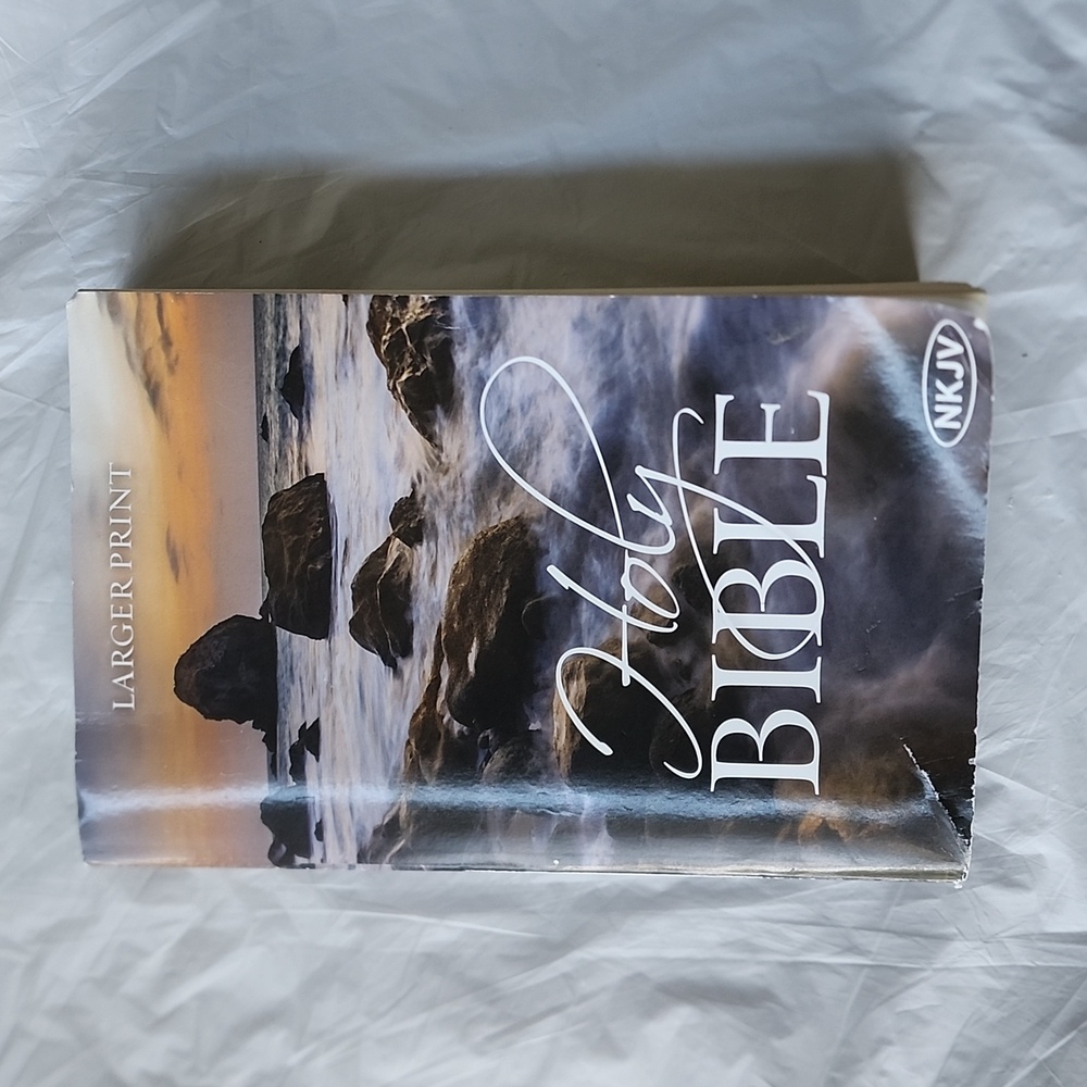 Large Print Bible NKJV Thomas Nelson